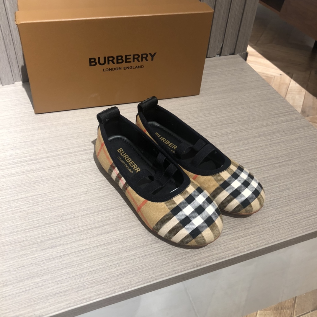 Children's shoes child